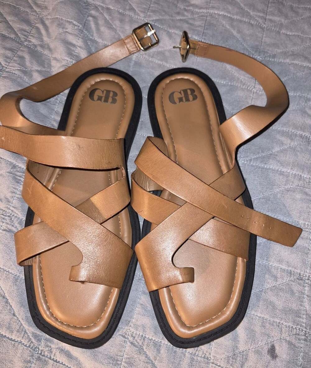 GB Back-Stage Tan Leather Toe Ring Flat Sandals Size 9M